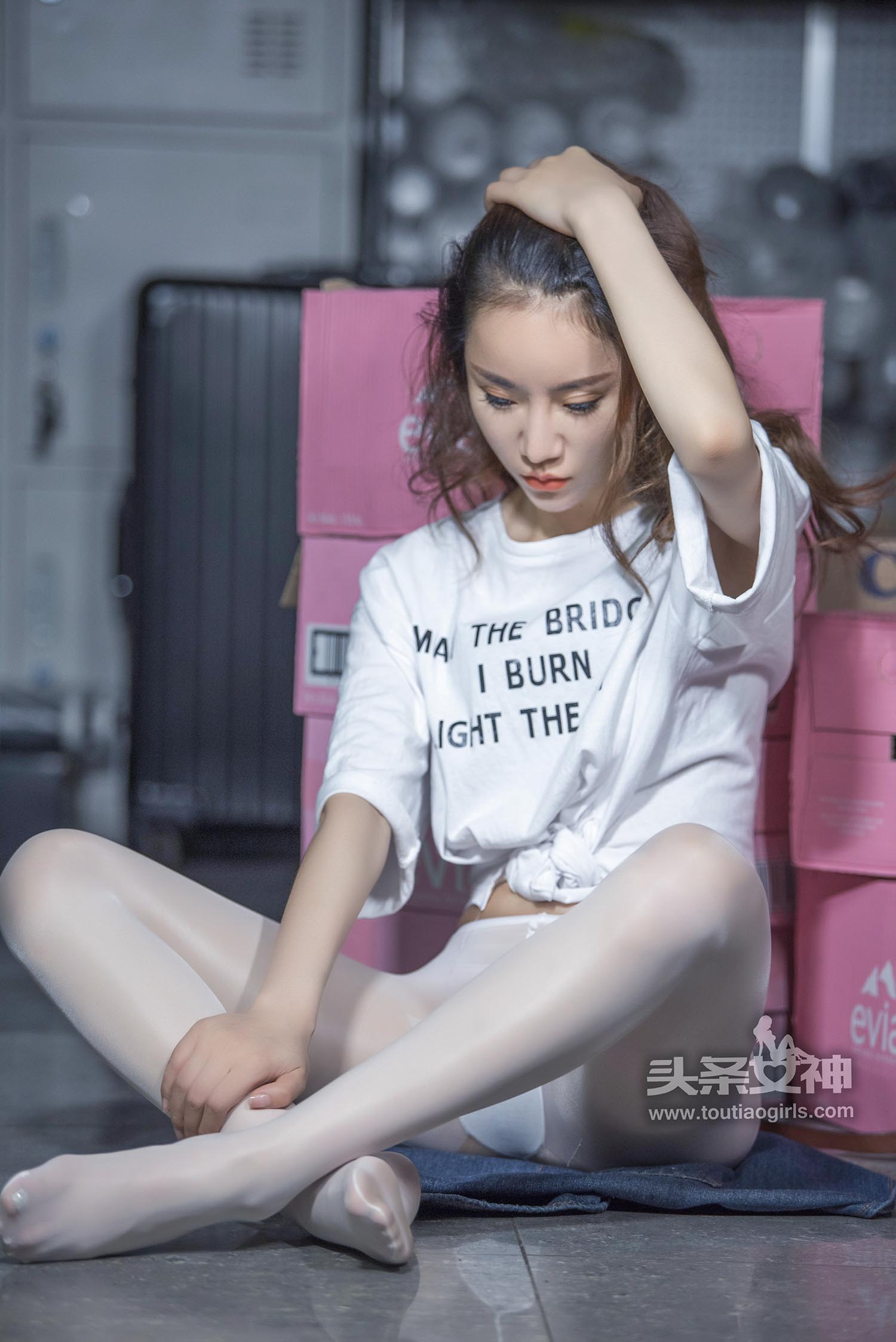 [TouTiao头条女神]2017.06.05 樊安妮 真空白丝袜