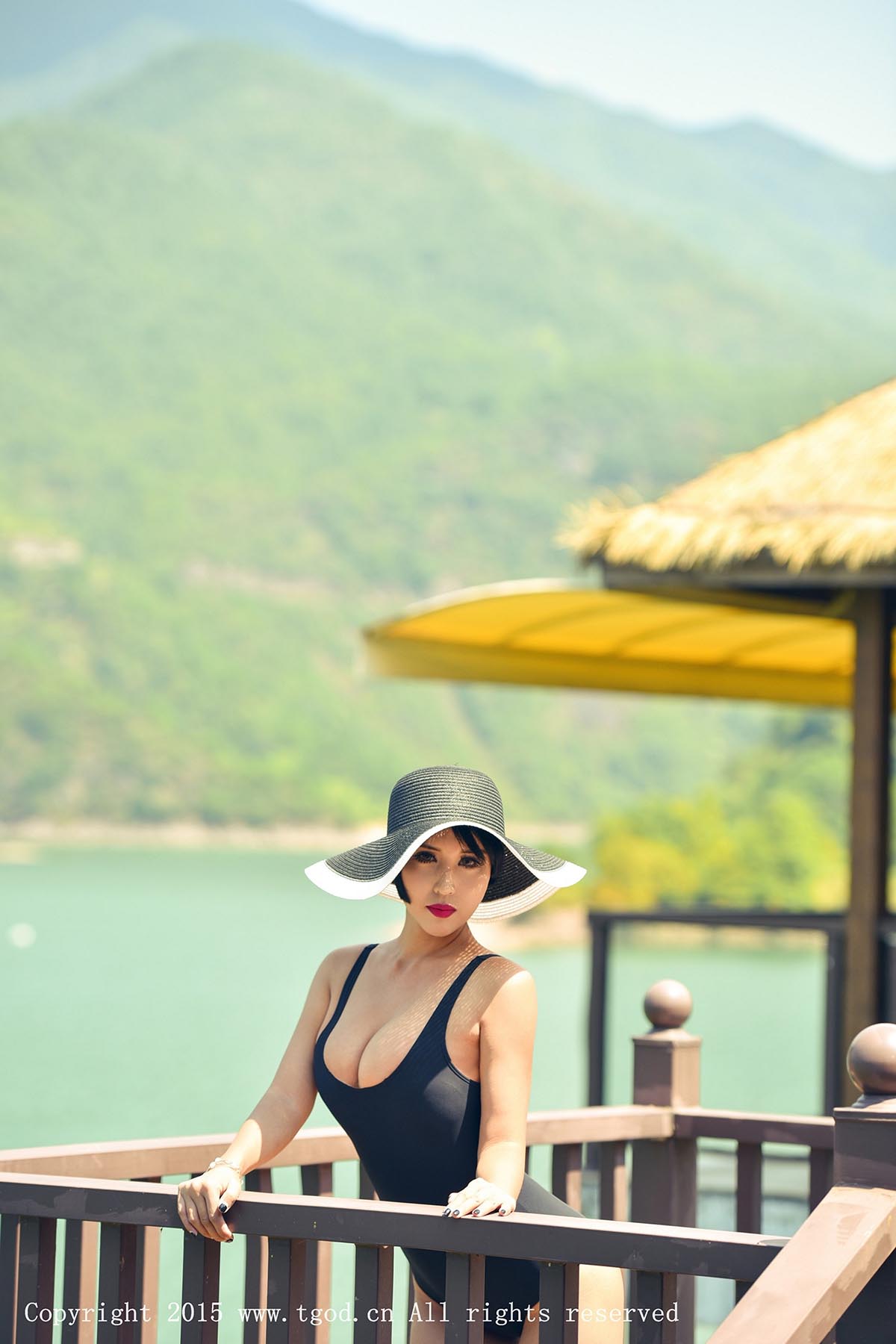 [TGOD推女神]2015.09.28 云曼旅拍 娜依灵儿 第三刊