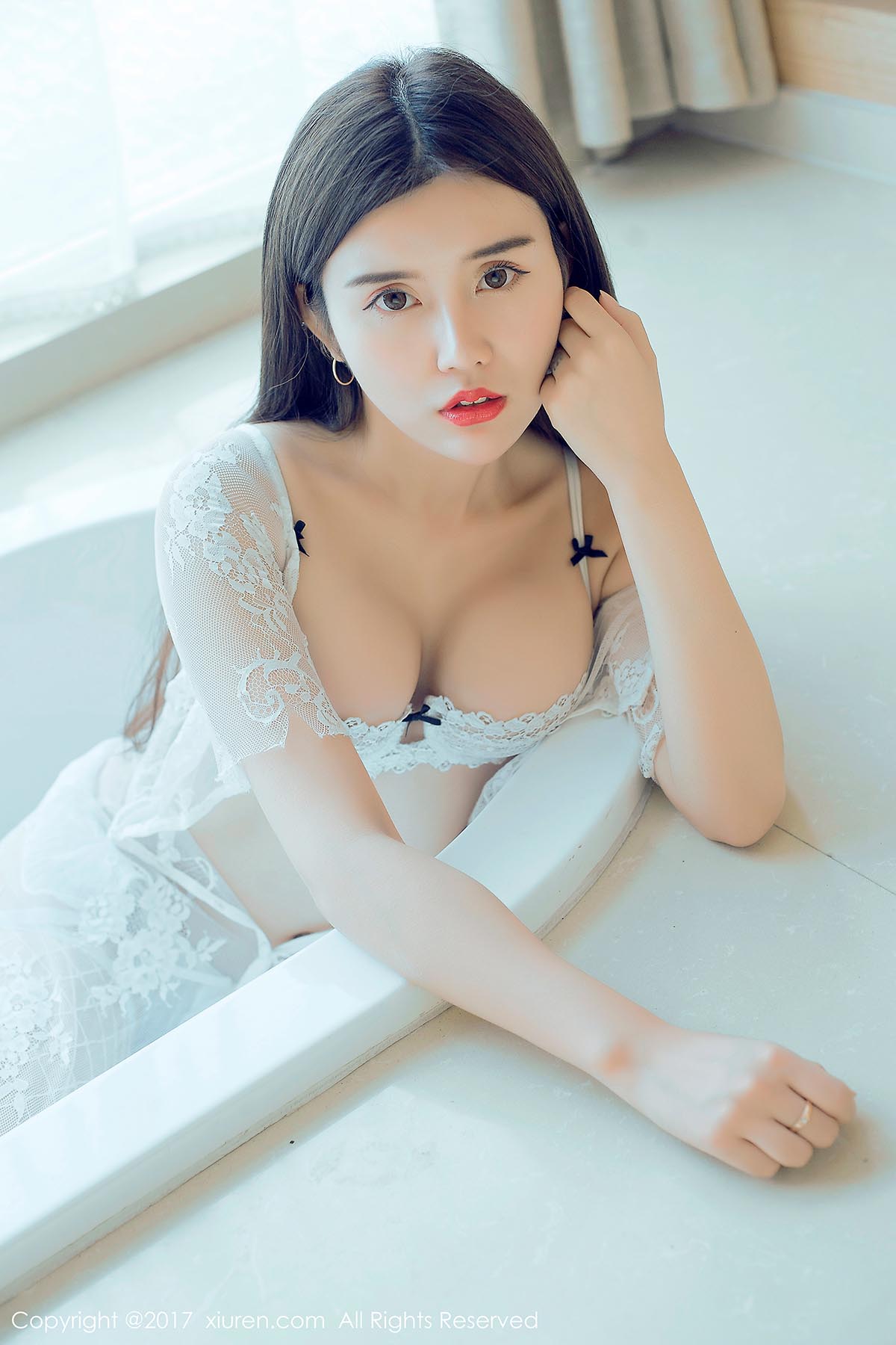 [Xiuren秀人网]XR20170911N00813 2017.09.11 NO.813 兔子NINA 预览图 - 2