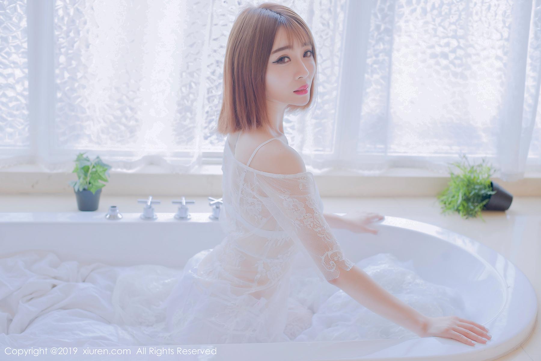 [Xiuren秀人网]XR20190419N01406 2019.04.19 NO.1406 邻家女孩的感觉温柔宁静 凌萍儿 预览图 - 3