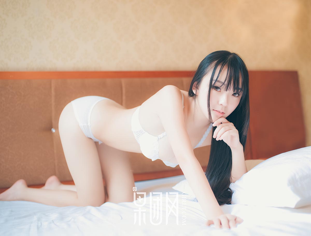 [Girlt果团网]2017.07.15 NO.034 少女嫩模神似吉冈里帆 预览图 - 2