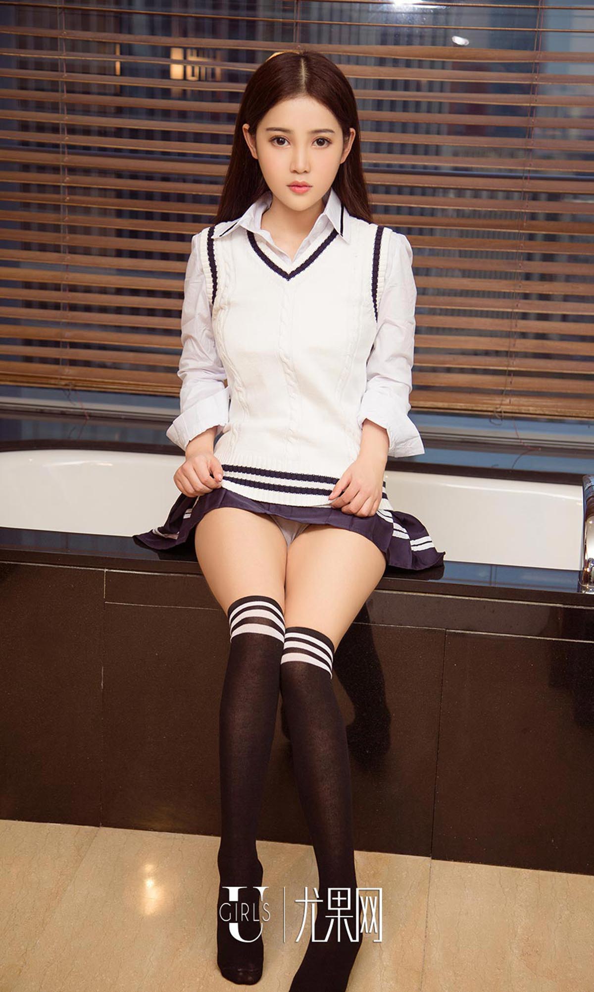 [爱尤物]2017 NO.928 夏夕一嫩嫩校园风 预览图 - 5