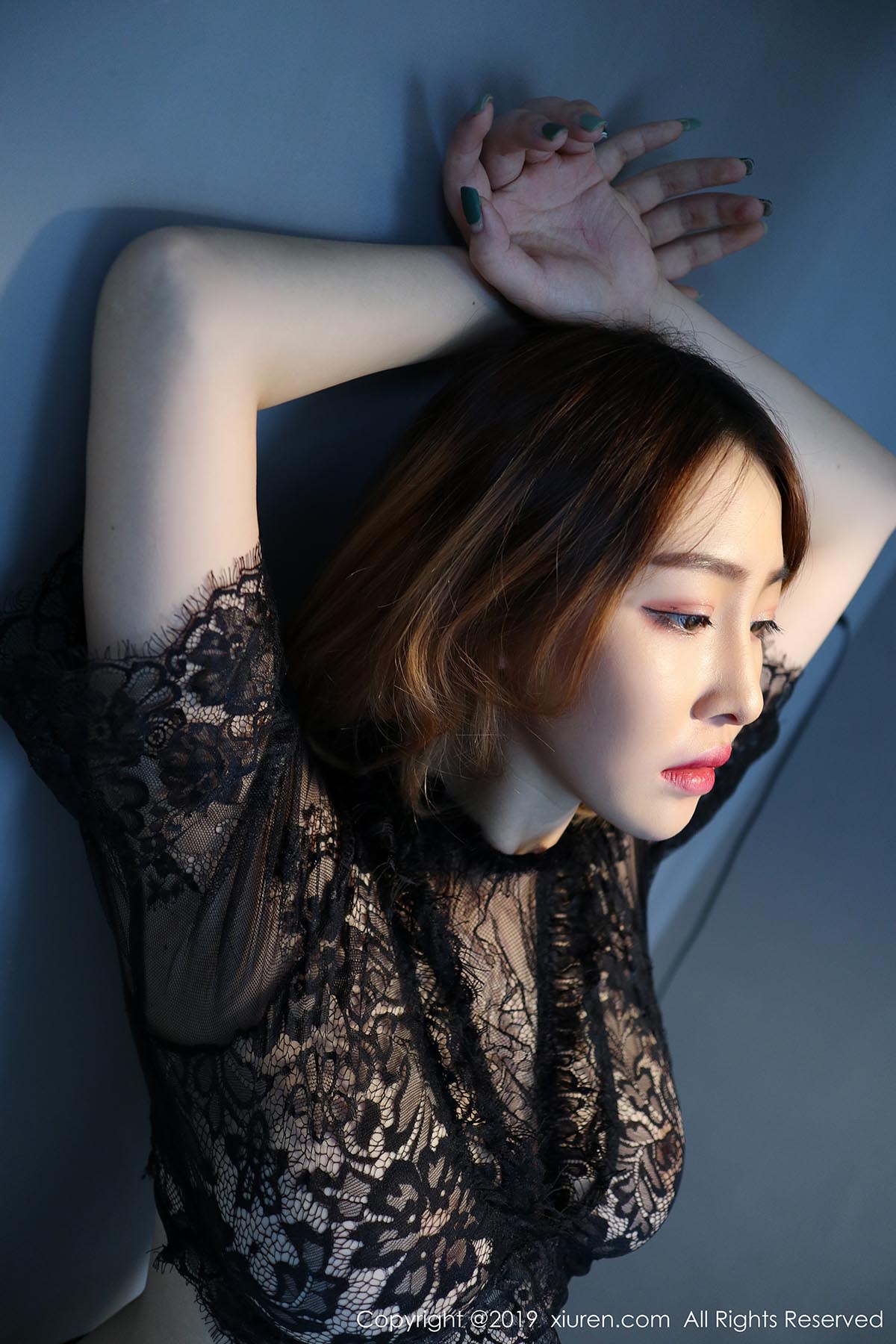 [Xiuren秀人网]XR20190919N01686 2019.09.19 NO.1686 肌肤诱惑，性感到极致 瑶啊摇的瑶 预览图 - 4