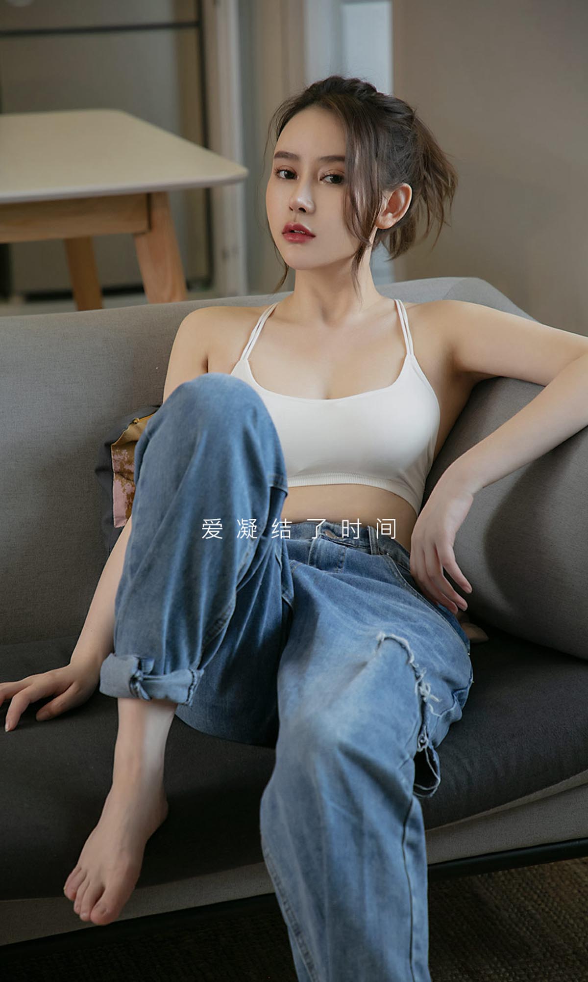 [爱尤物]2019 NO.1482 Coral一性感留下 预览图 - 2