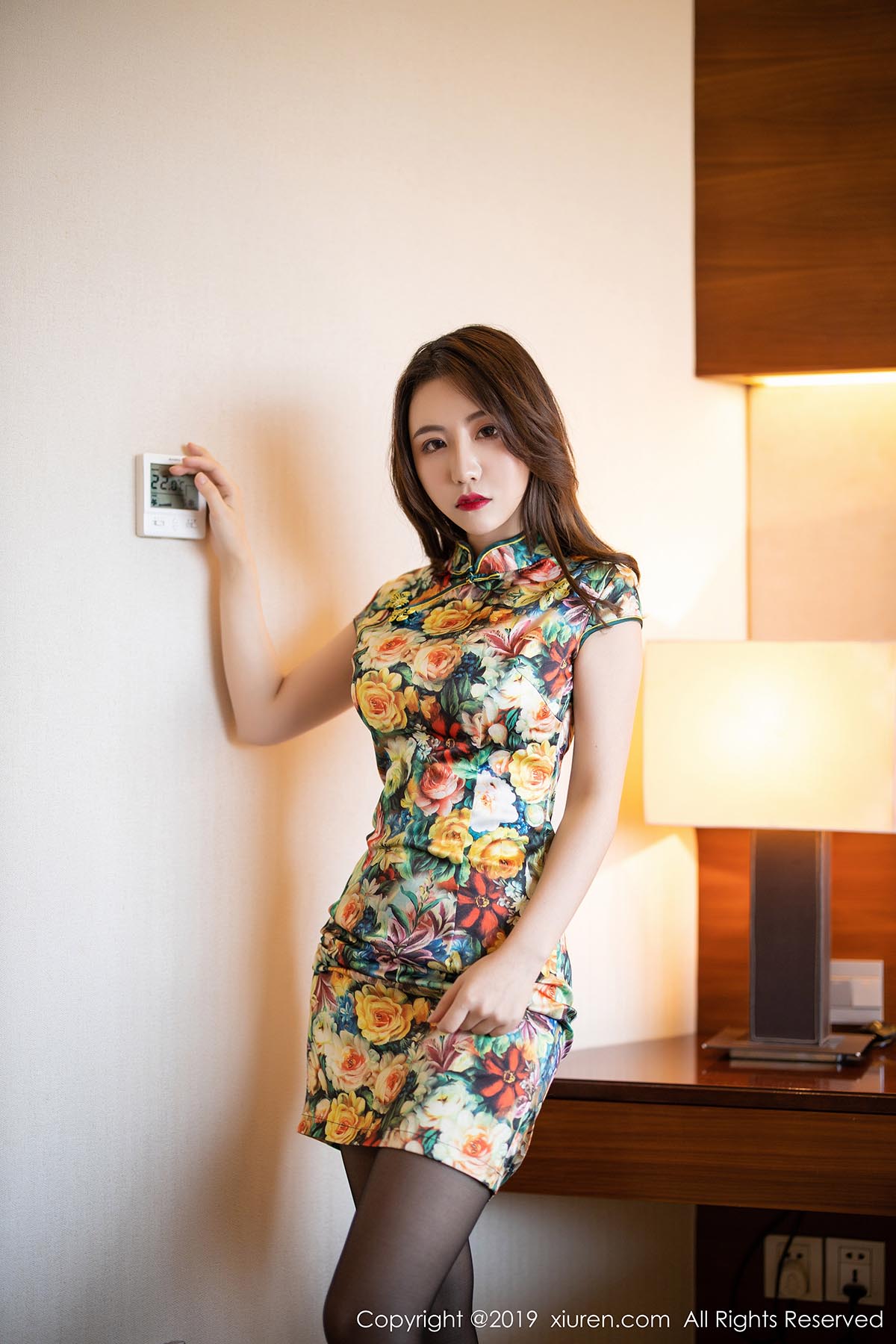 [Xiuren秀人网]XR20191014N01727 2019.10.14 NO.1727 性感黑丝吊袜美腿 绯月樱-Cherry 预览图 - 2