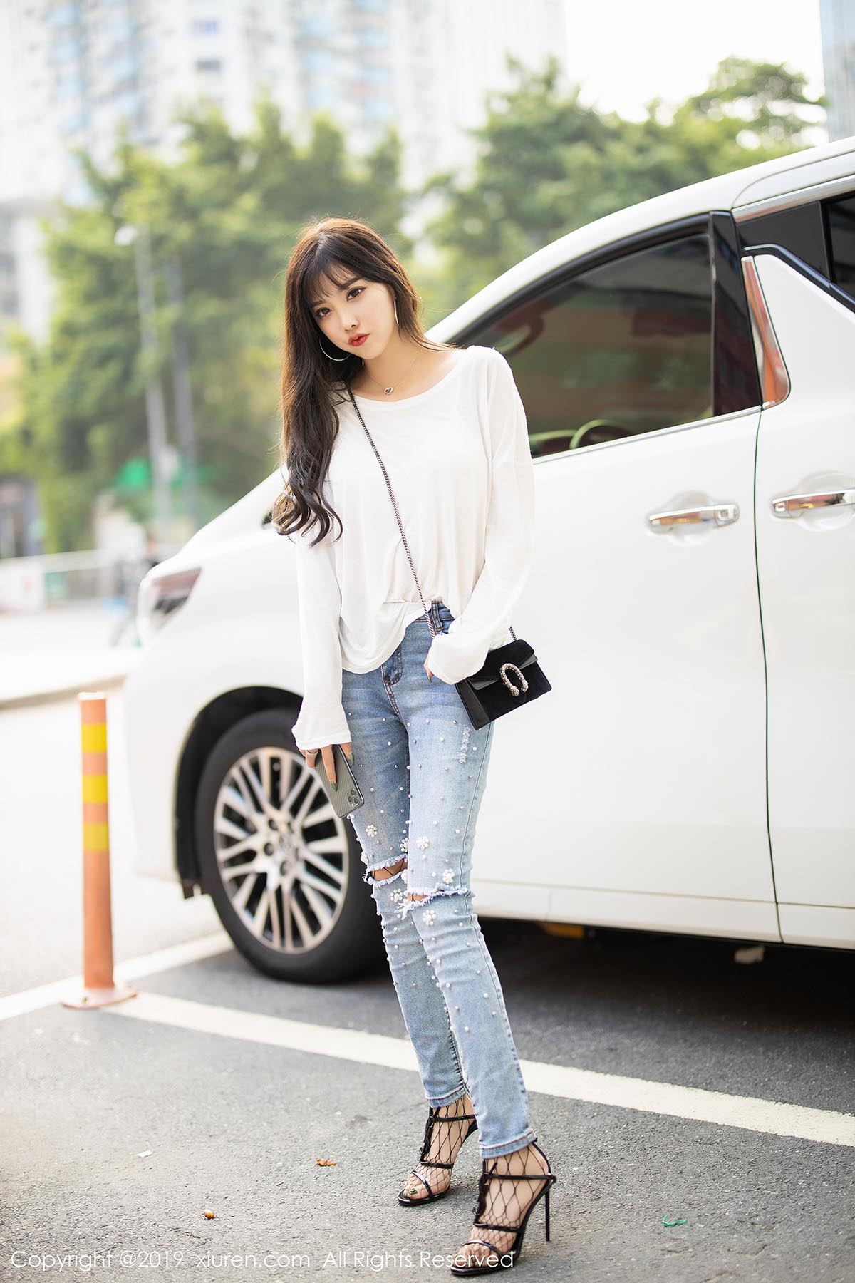 [Xiuren秀人网]XR20191022N01746 2019.10.22 NO.1746 质感极致到销魂的网袜美腿翘臀诱惑 杨晨晨sugar 预览图 - 3