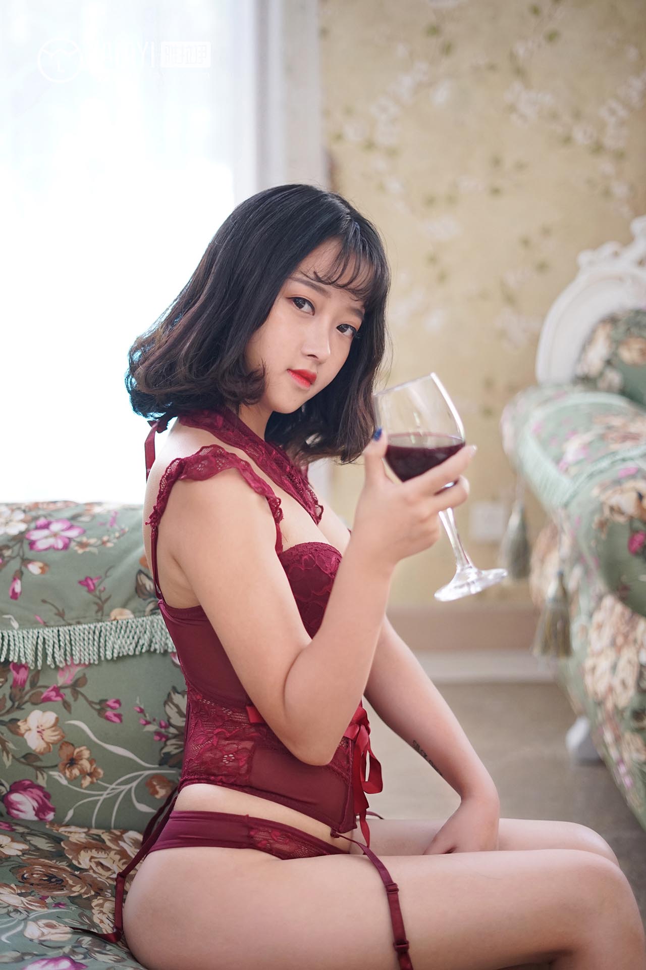 [YALAYI雅拉伊]2018.12.28 NO.025 醉在红酒杯里 王小淼 预览图 - 3