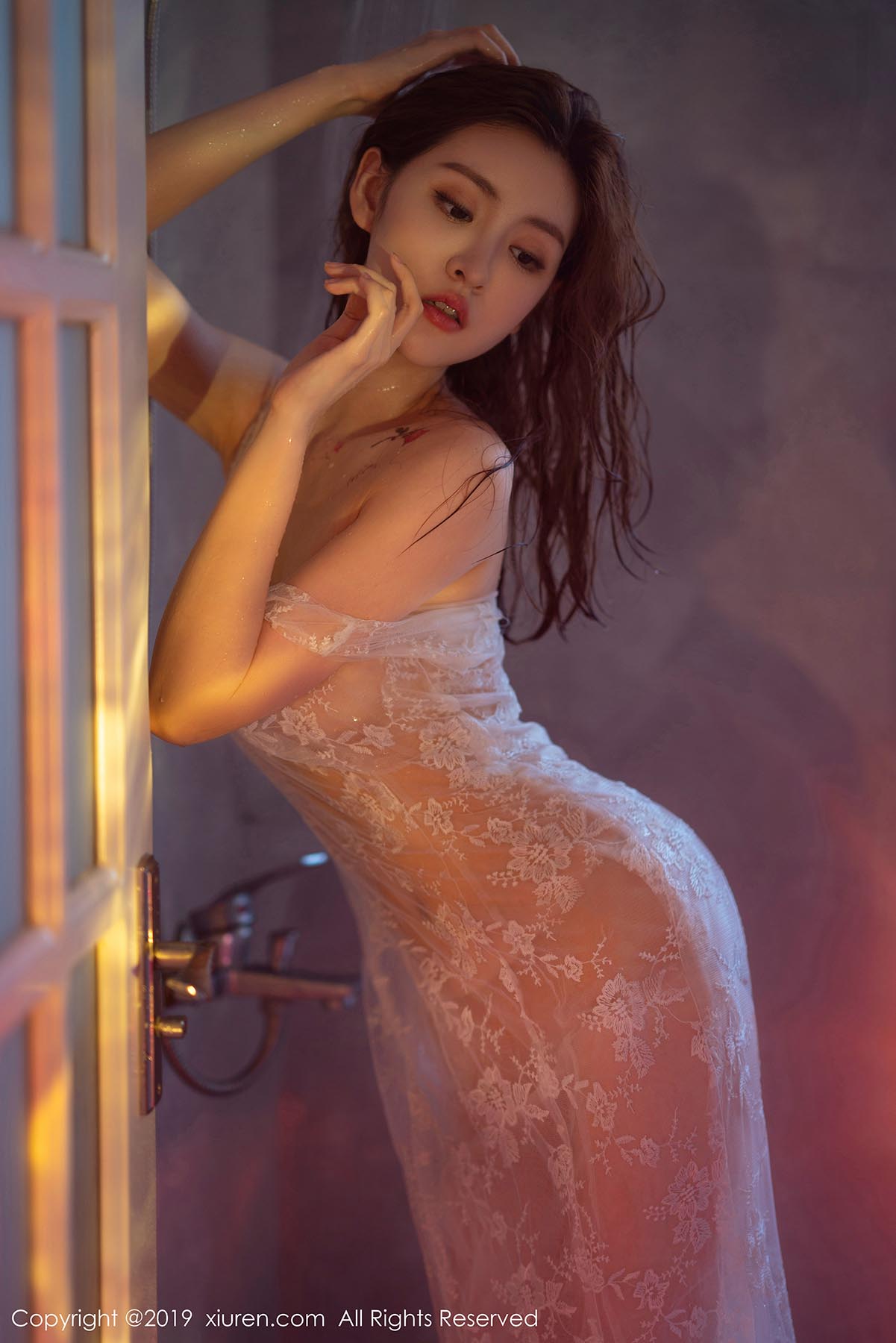 [Xiuren秀人网]XR20191112N01784 2019.11.12 NO.1784 浴室湿身娇躯婀娜尽显媚态 沈梦瑶 预览图 - 5