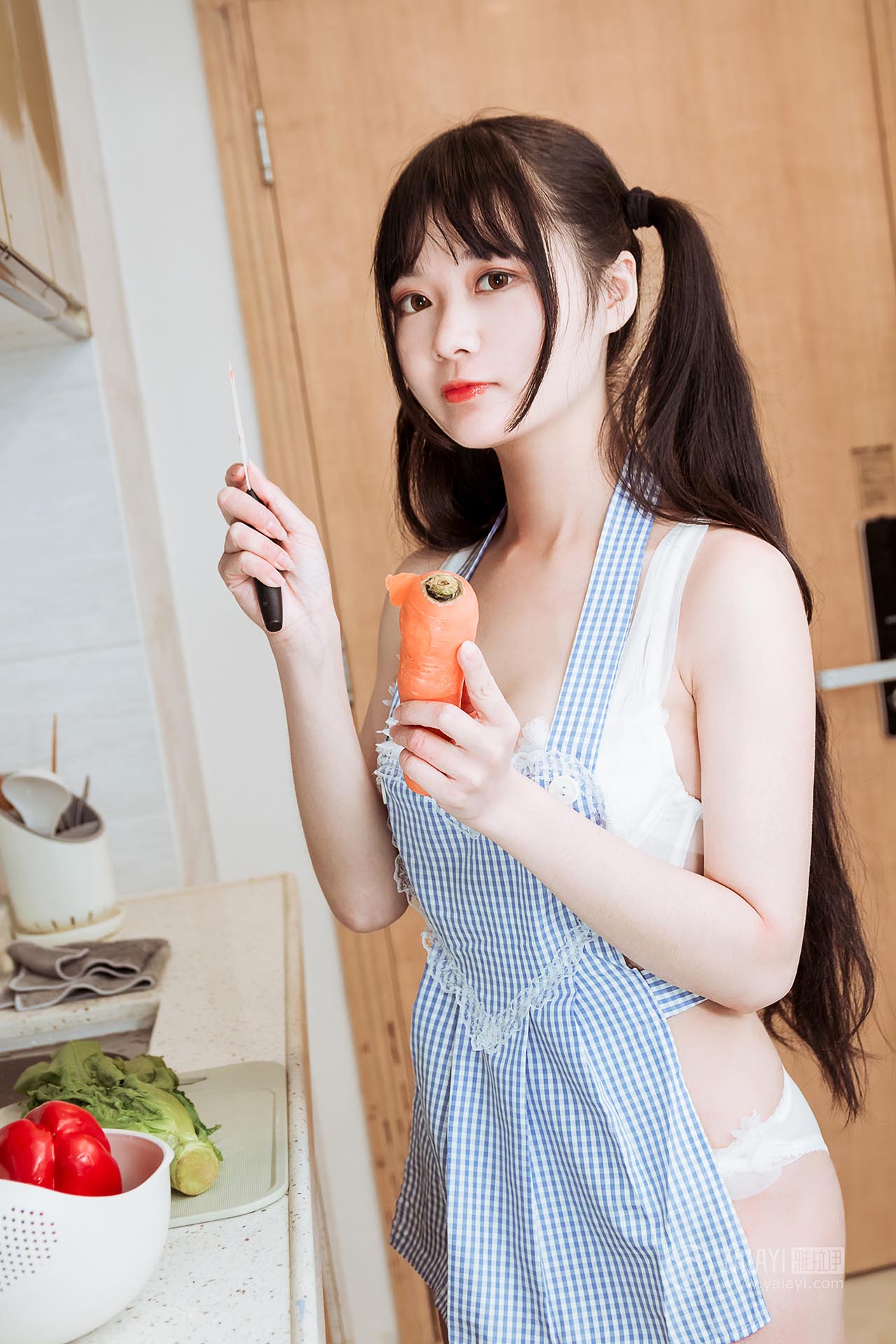 [YALAYI雅拉伊]2019.03.06 NO.204 美味厨娘 小琉 预览图 - 2