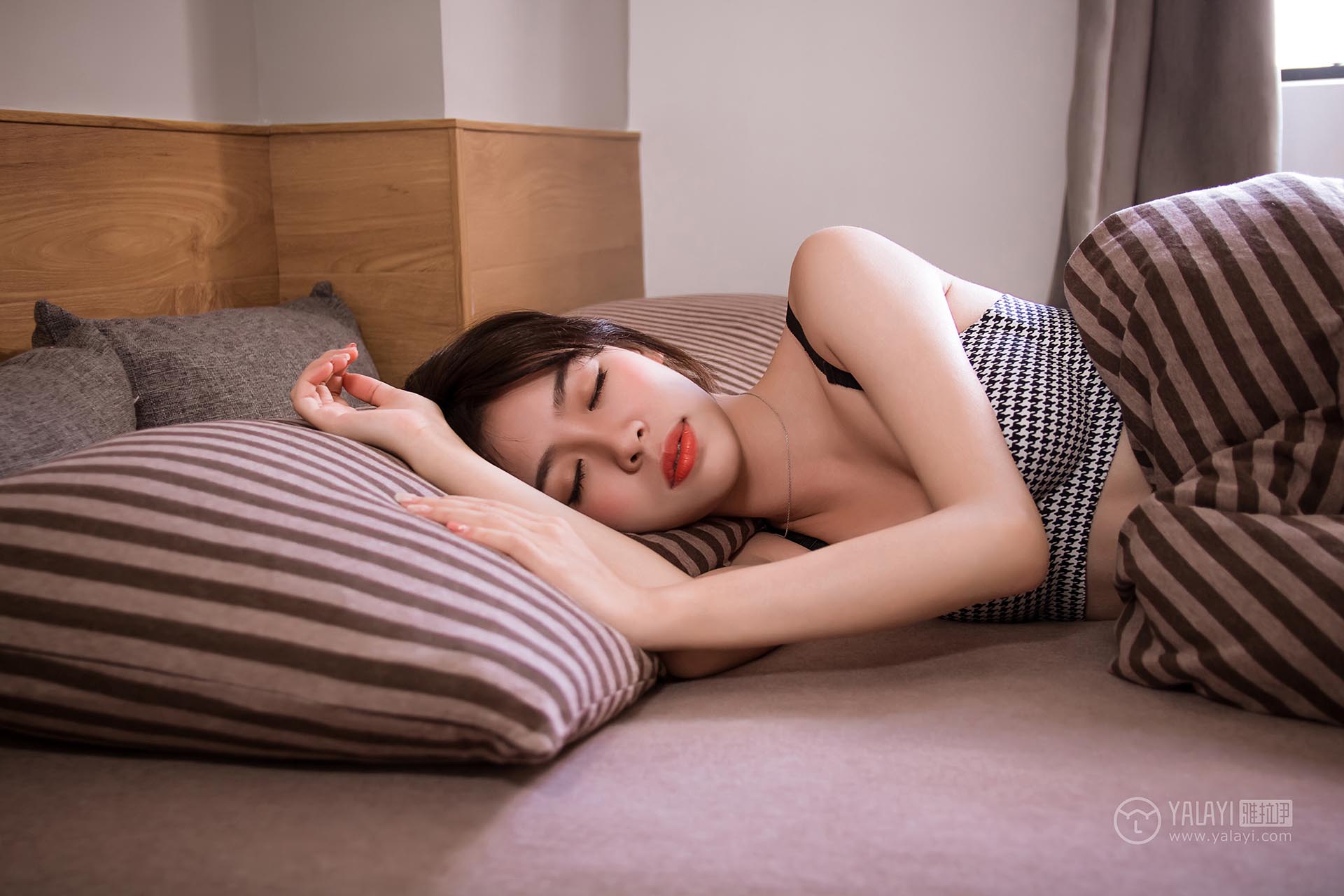 [YALAYI雅拉伊]2019.04.02 NO.232 小杨《少女的早餐》 预览图 - 5