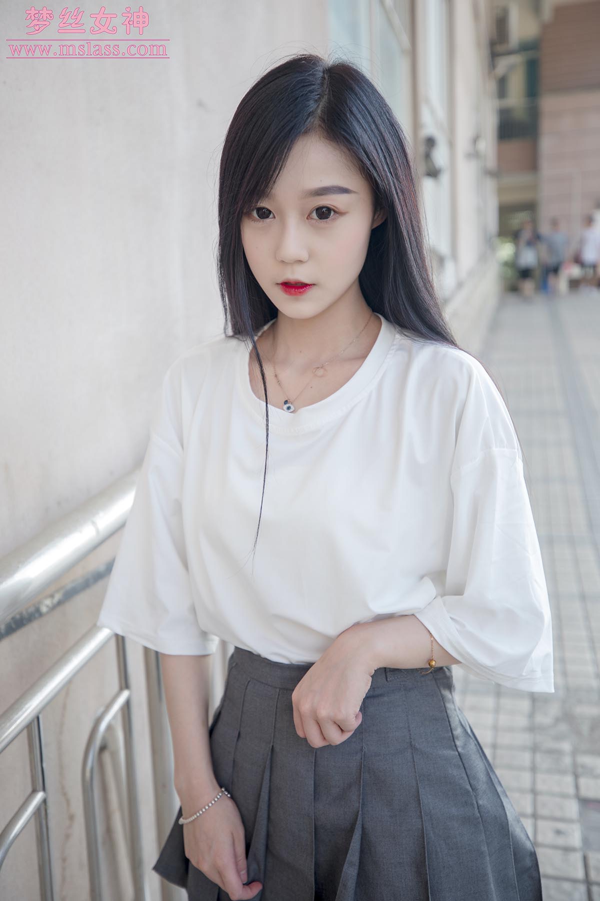 [MSLASS梦丝女神]2019.06.13 NO.031 灵灵 甜静的明星脸 预览图 - 2