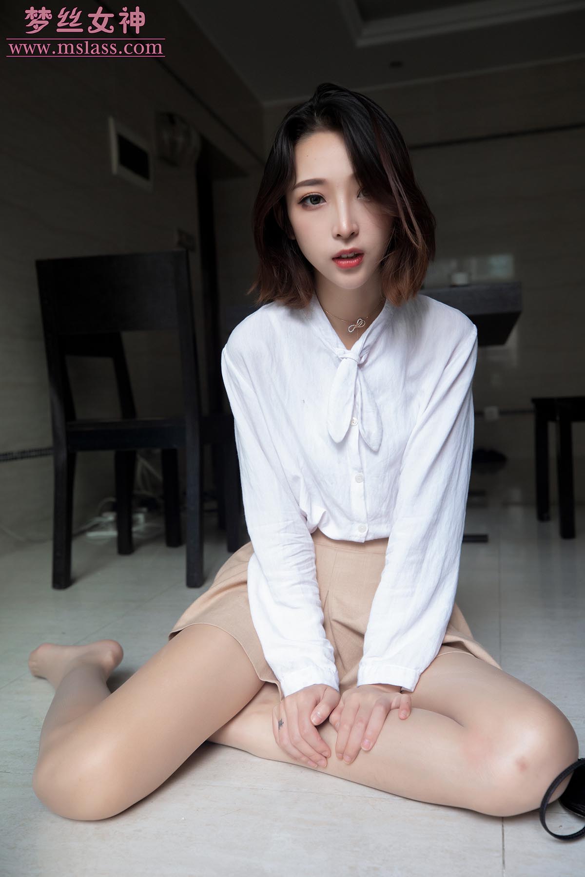 [MSLASS梦丝女神]2019.08.08 NO.038 美女主播乔儿（肉色丝袜搭配） 预览图 - 2