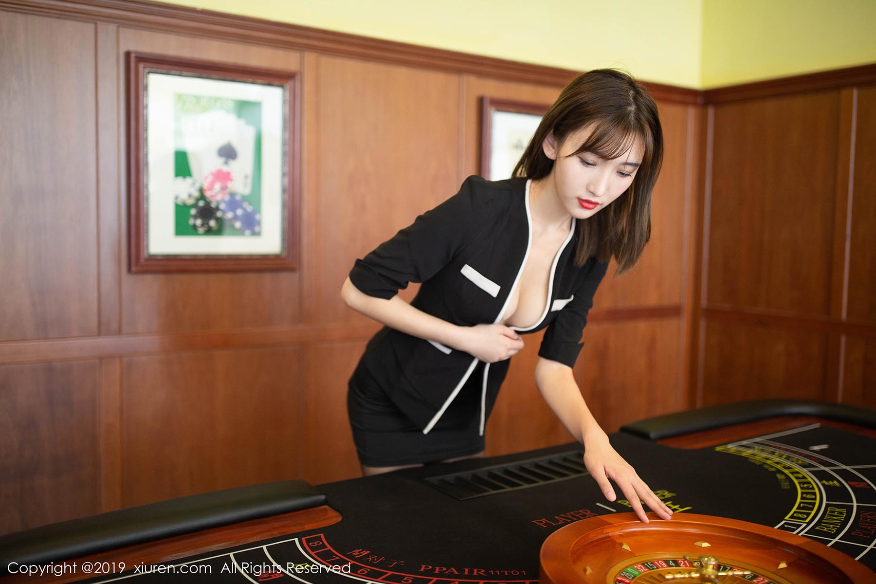 [Xiuren秀人网]XR20191126N01807 2019.11.26 NO.1807 黑丝袜性感制服的视觉魅惑体验 陆萱萱 预览图 - 5
