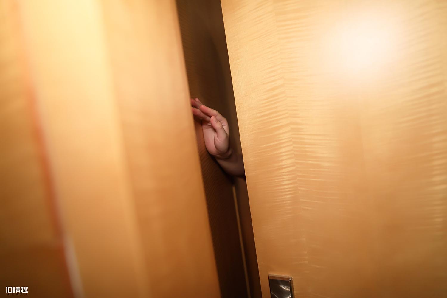 [ROSI口罩系列]2018.03.25 NO.651 预览图 - 2