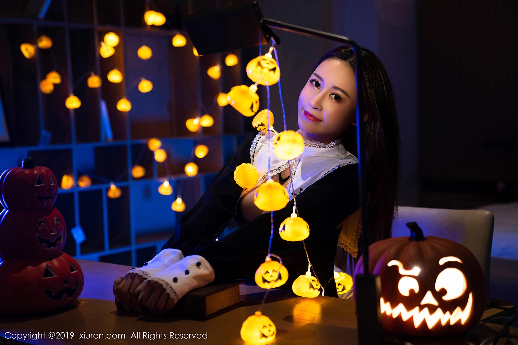 [Xiuren秀人网]XR20191125N01802 2019.11.25 NO.1802 凹凸有致惹火迷人的美女 周井空 预览图 - 4