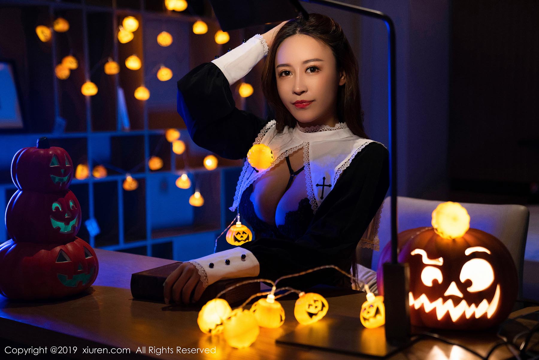 [Xiuren秀人网]XR20191125N01802 2019.11.25 NO.1802 凹凸有致惹火迷人的美女 周井空 预览图 - 5