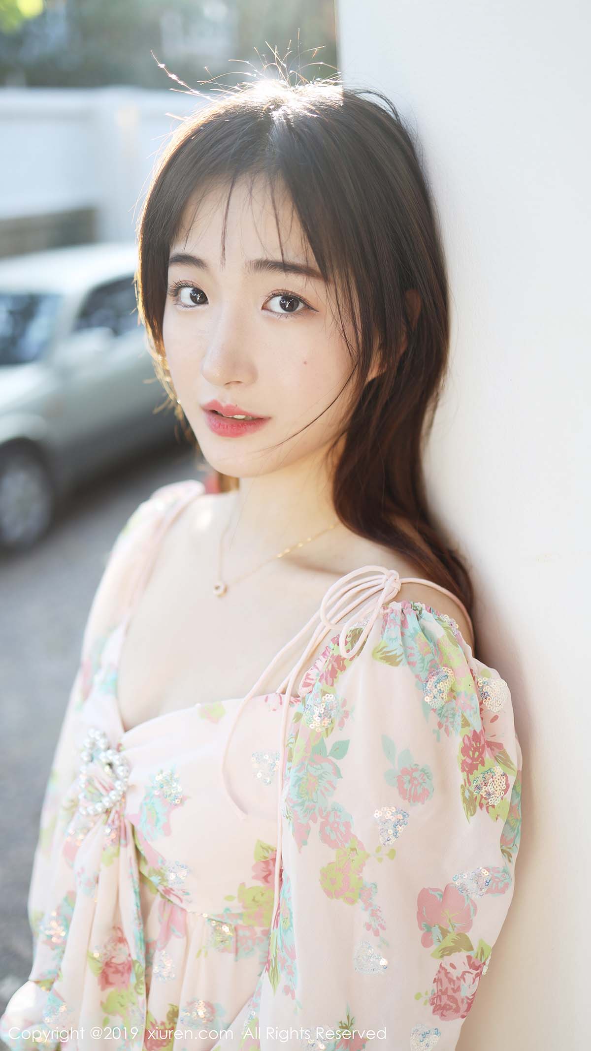 [Xiuren秀人网]XR20191230N01892 2019.12.30 NO.1892 室外小清新 艺儿拿铁 预览图 - 3