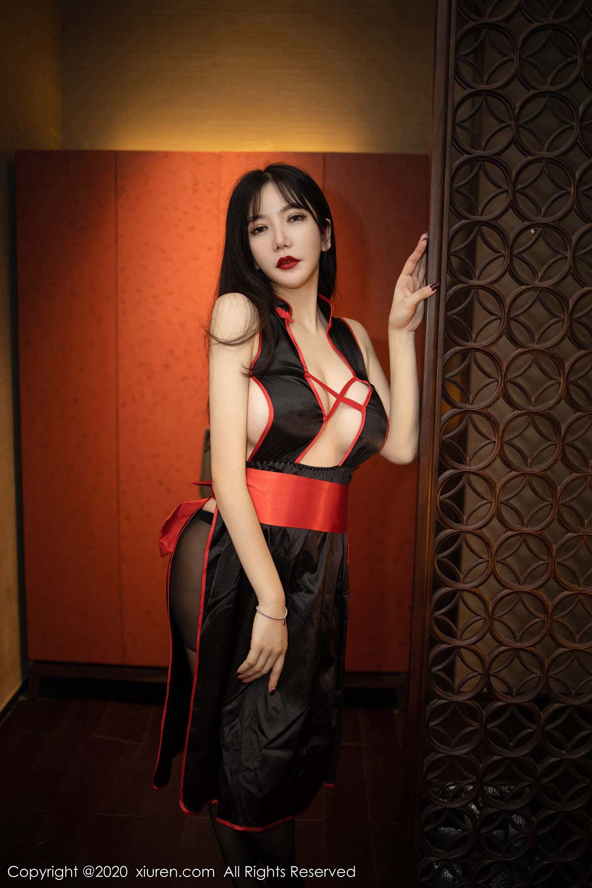 [Xiuren秀人网]XR20200119N01950 2020.01.19 NO.1950 媚态妖妖艳艳穿透力十足 心妍小公主