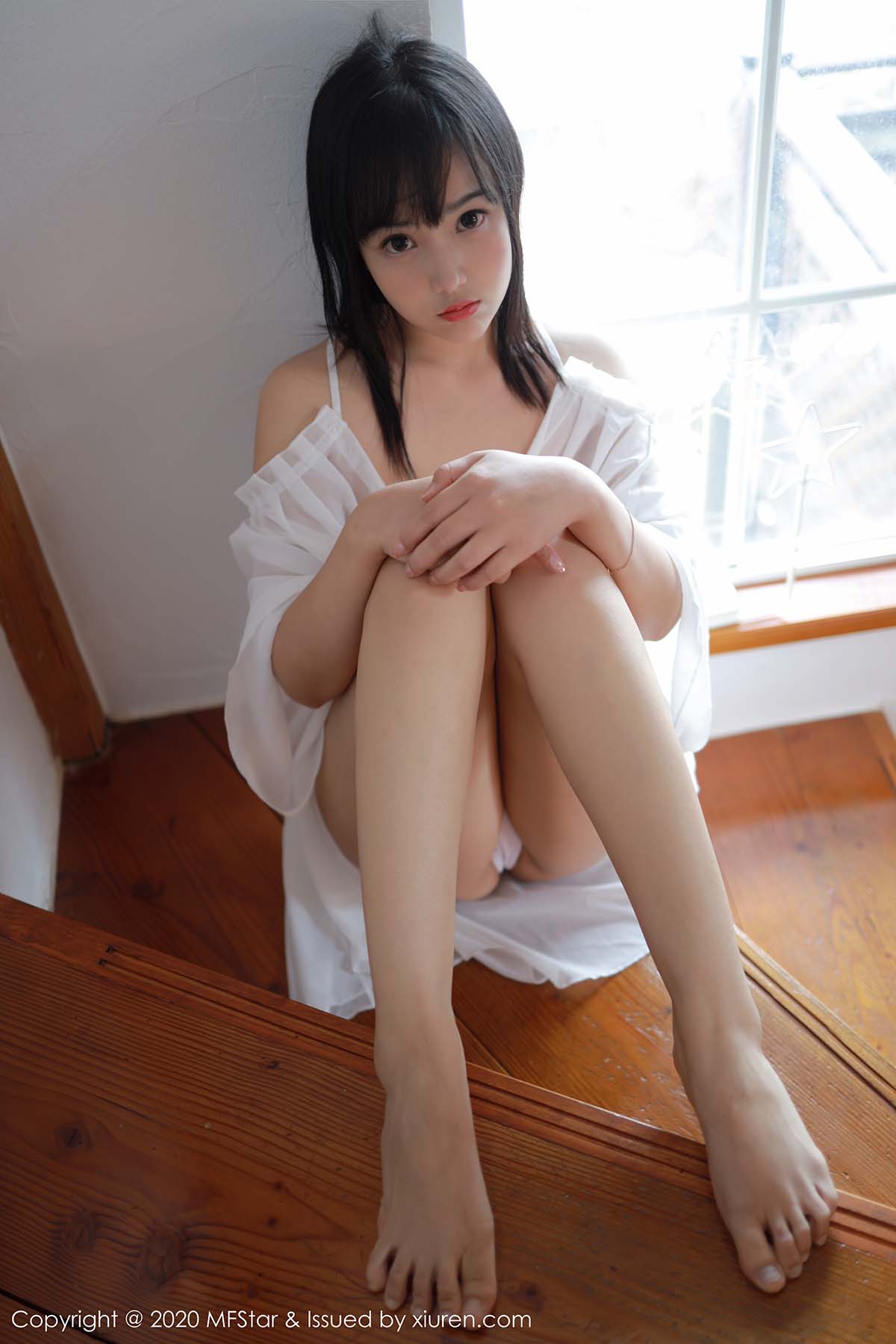 [MFStar模范学院]MF20200119VOL0260 2020.01.19 VOL.260 若隐若现的薄透服饰 徐微微mia 预览图 - 3