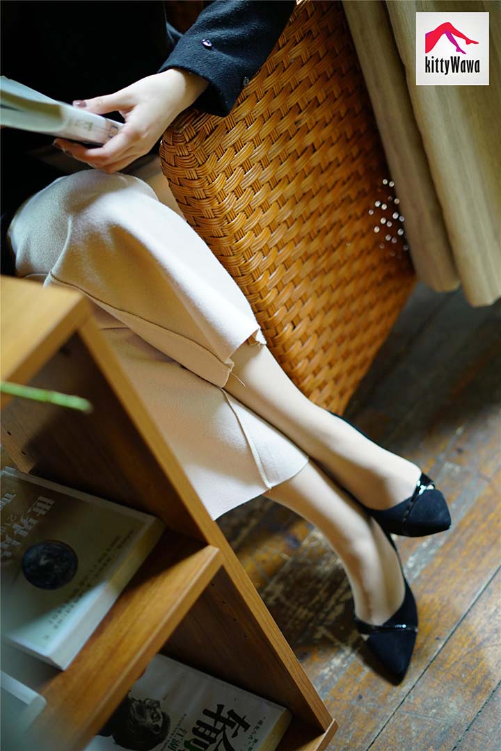 [kittyWawa袜小喵]KT022《阔腿裤里的秘密》 预览图 - 2