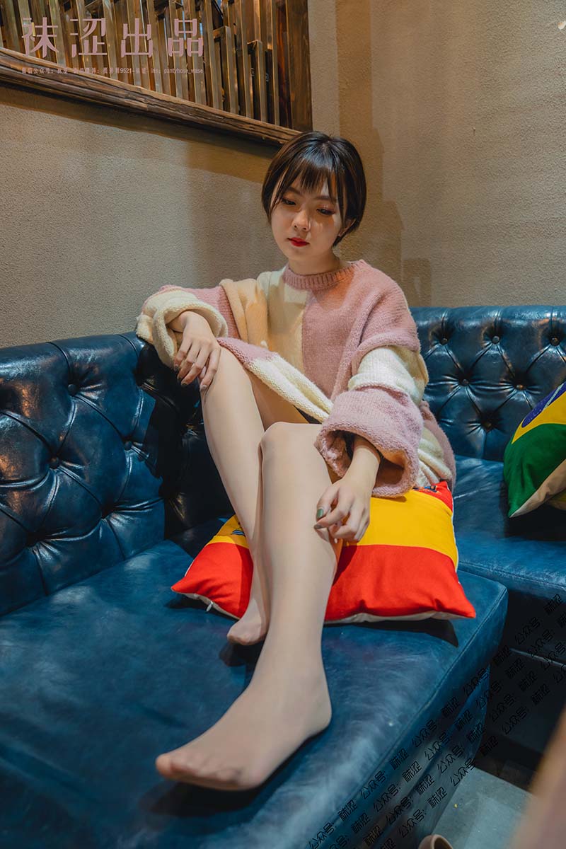 袜涩写真 VOL.048 暖暖的大毛衣 预览图 - 2