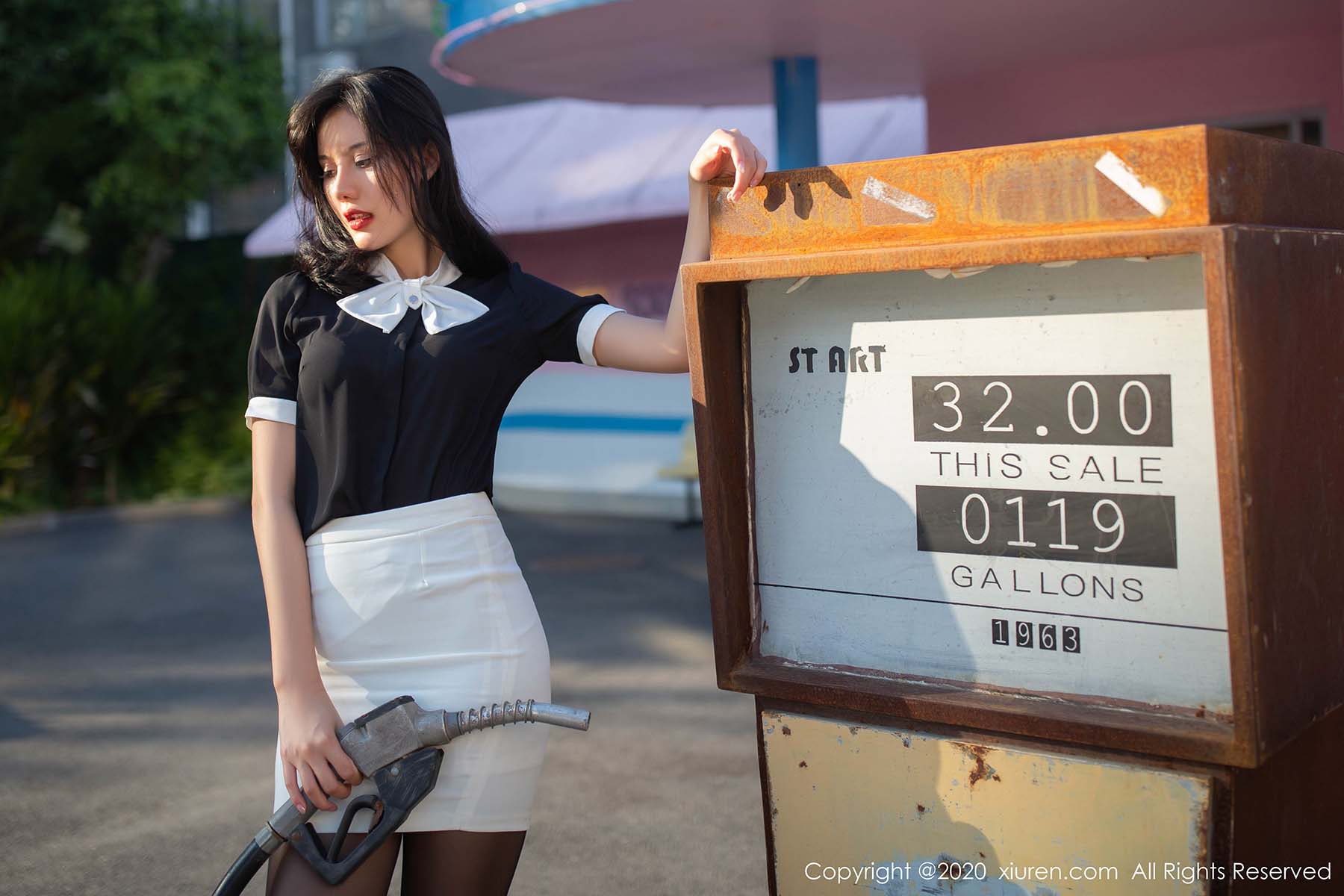 [Xiuren秀人网]XR20200303N02023 2020.03.03 NO.2023 黑丝袜之下的媚态娇躯玉腿 就是阿朱啊