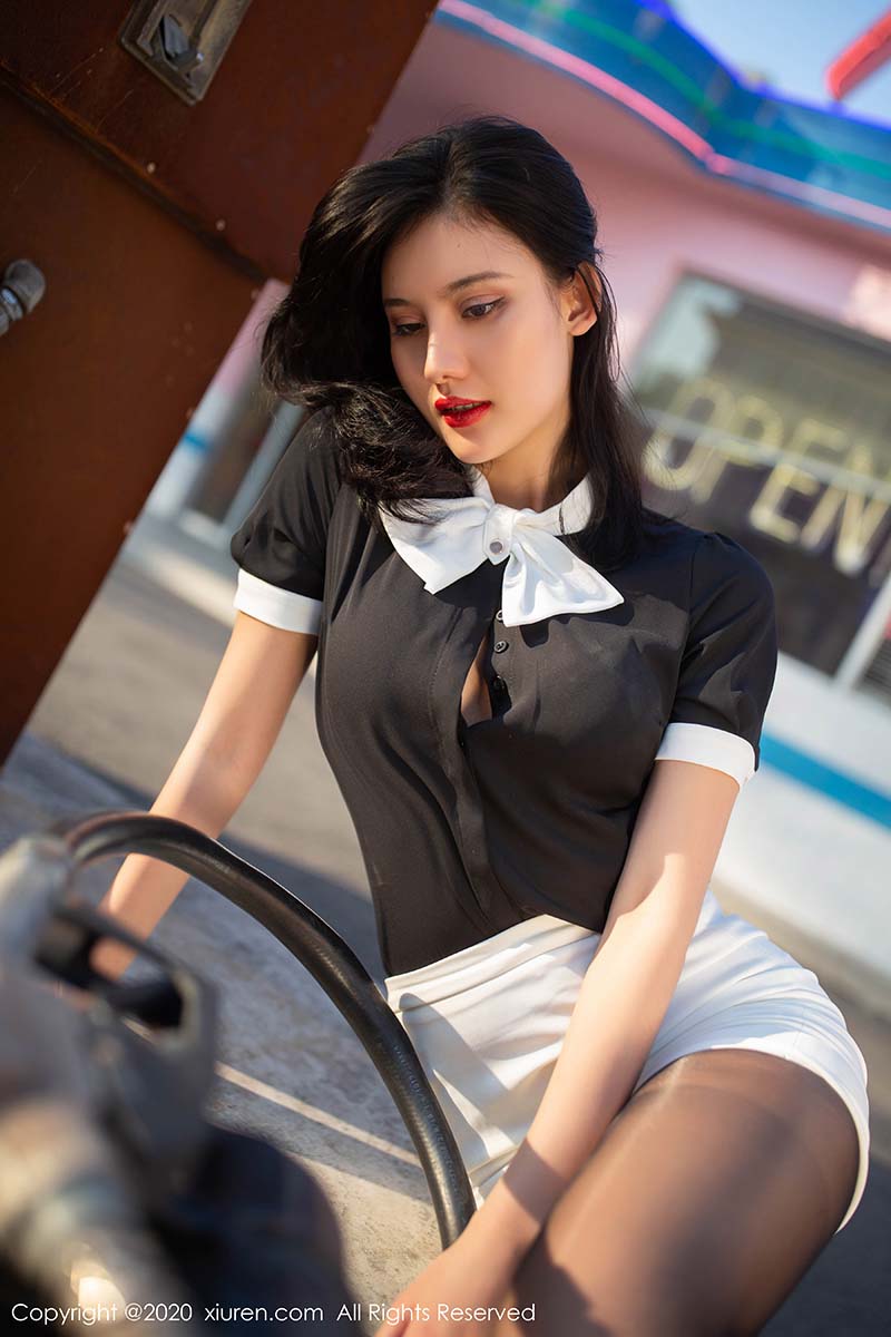 [Xiuren秀人网]XR20200303N02023 2020.03.03 NO.2023 黑丝袜之下的媚态娇躯玉腿 就是阿朱啊 预览图 - 3