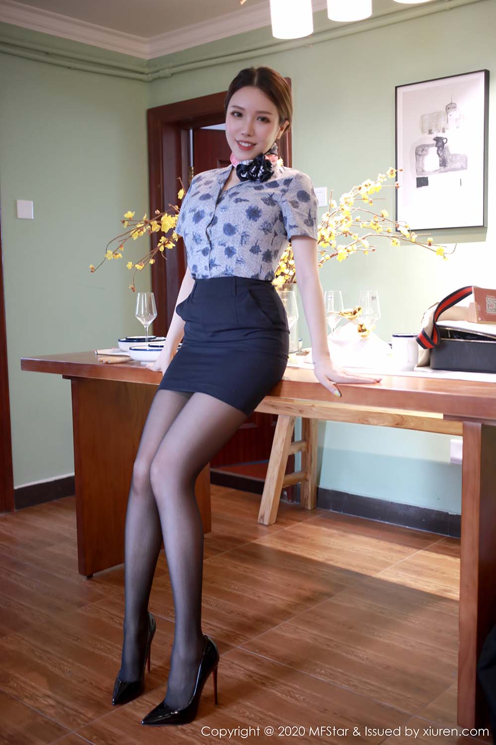 [MFStar模范学院]MF20200312VOL0286 2020.03.12 VOL.286 与黑丝散发出的女性魅力 黄楽然 预览图 - 3