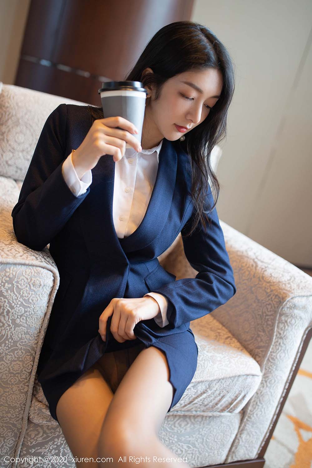 [Xiuren秀人网]XR20200312N02056 2020.03.12 NO.2056 职业白领主题 Angela小热巴 预览图 - 4