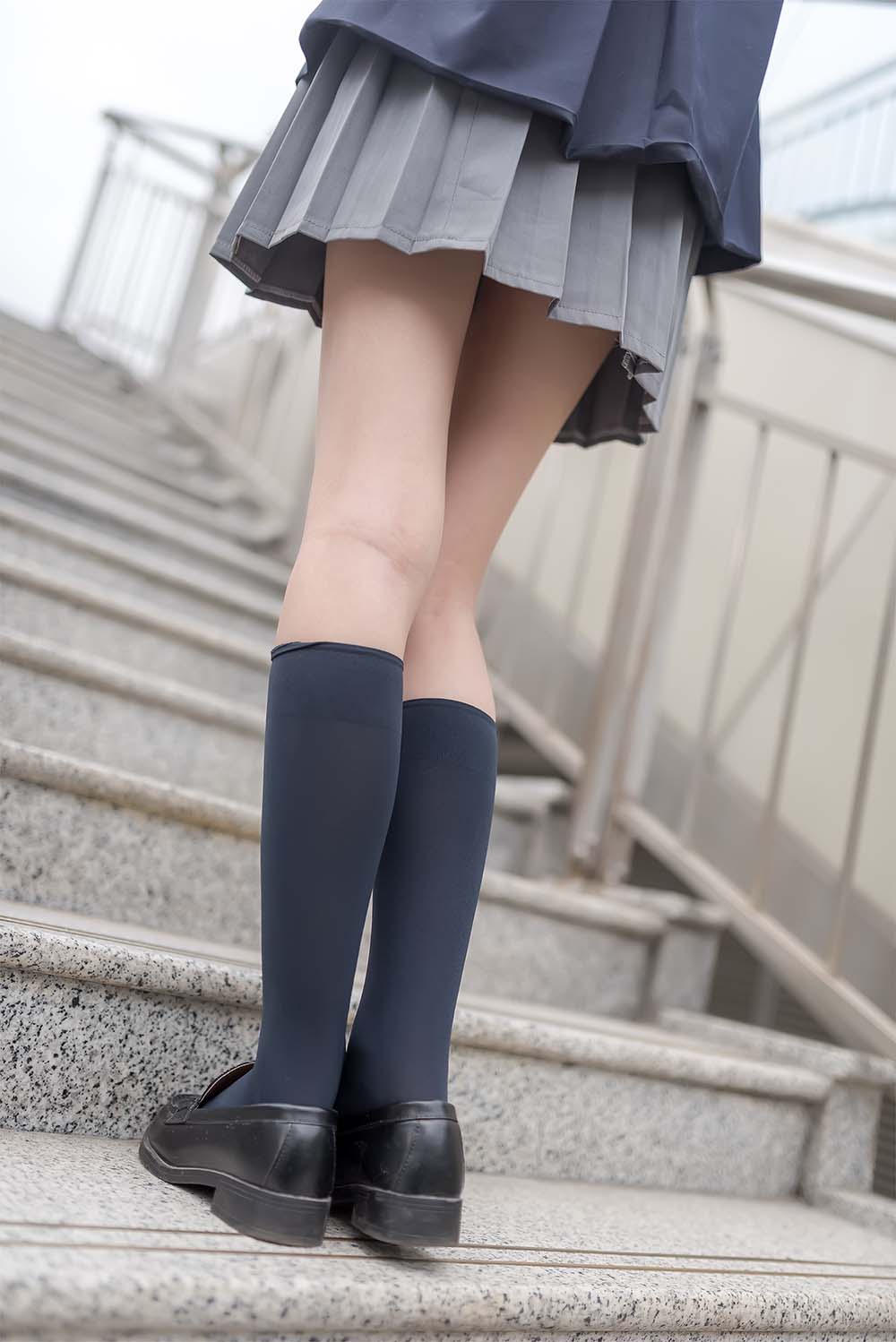 风之领域 NO.022 天桥上的短裙妹子 预览图 - 2