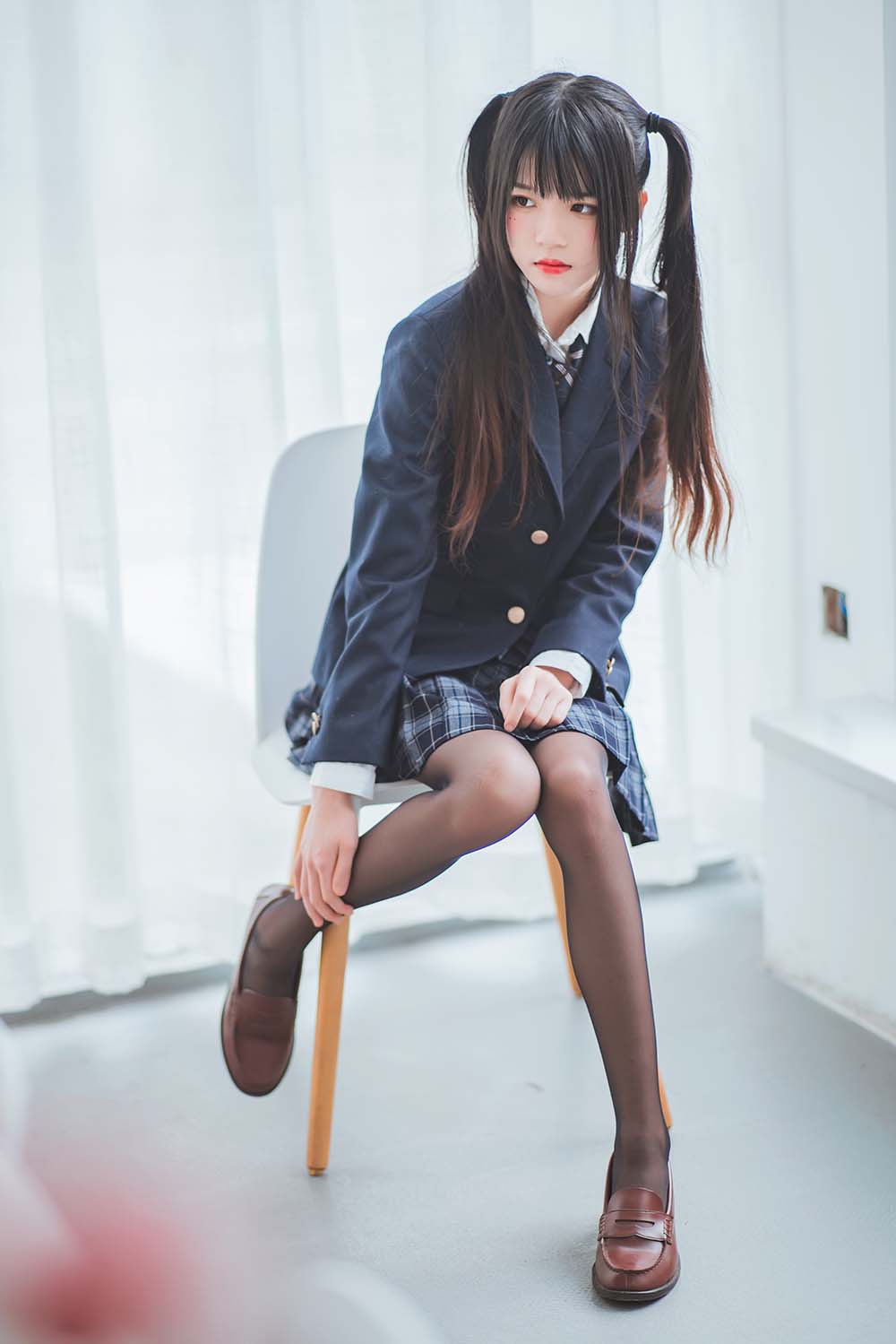 桜桃喵 – 冬季制服丝