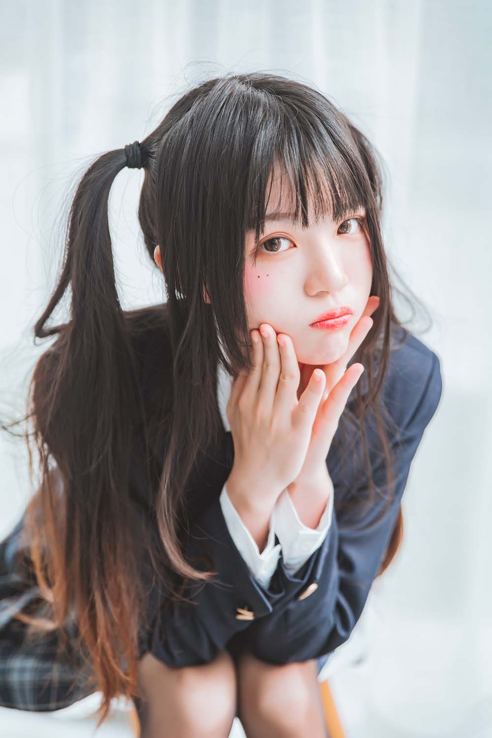 桜桃喵 – 冬季制服丝 预览图 - 2