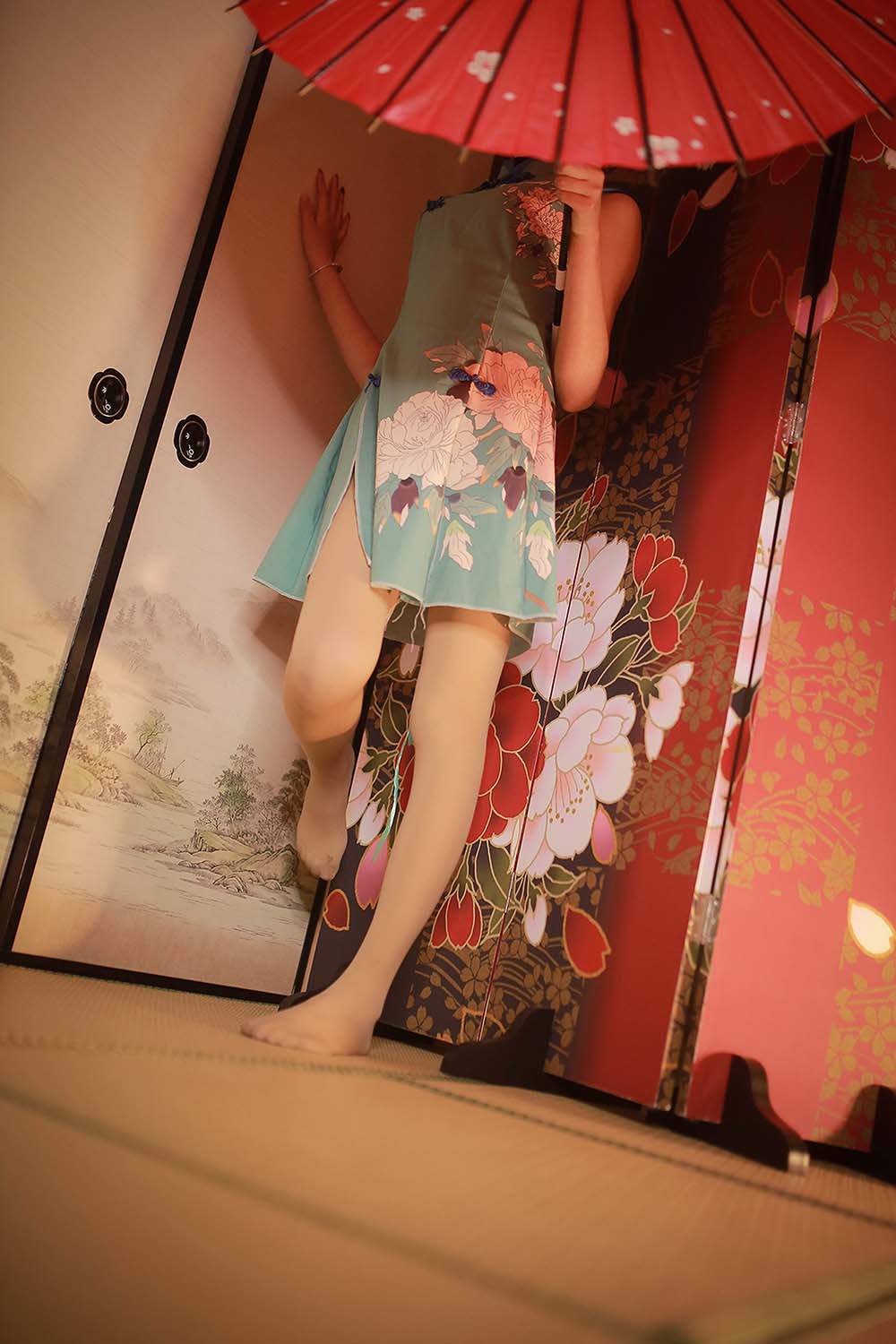 风之领域 NO.156 伞下的旗袍少女