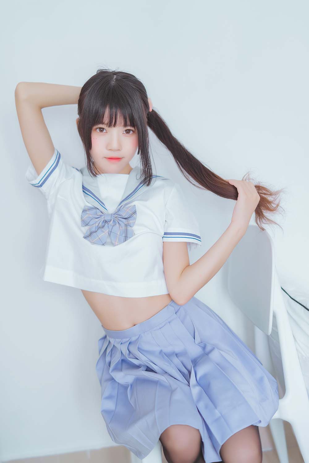 桜桃喵 – 蓝白水手服 黑丝 预览图 - 2
