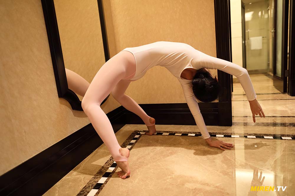 [ROSI艺学妹]2020.02.09 NO.072 预览图 - 2