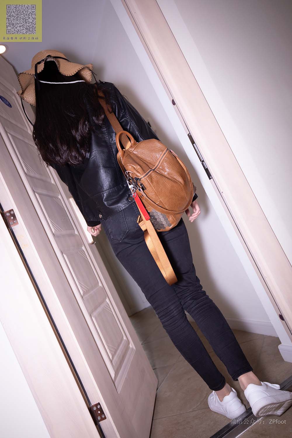 [LSS山茶摄影]NO.086 进门就把袜子脱了洗了