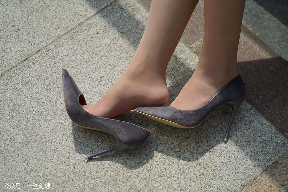 [高丝女子图鉴]袜小喵×一丝幻想 NZ018 茜茜 预览图 - 2