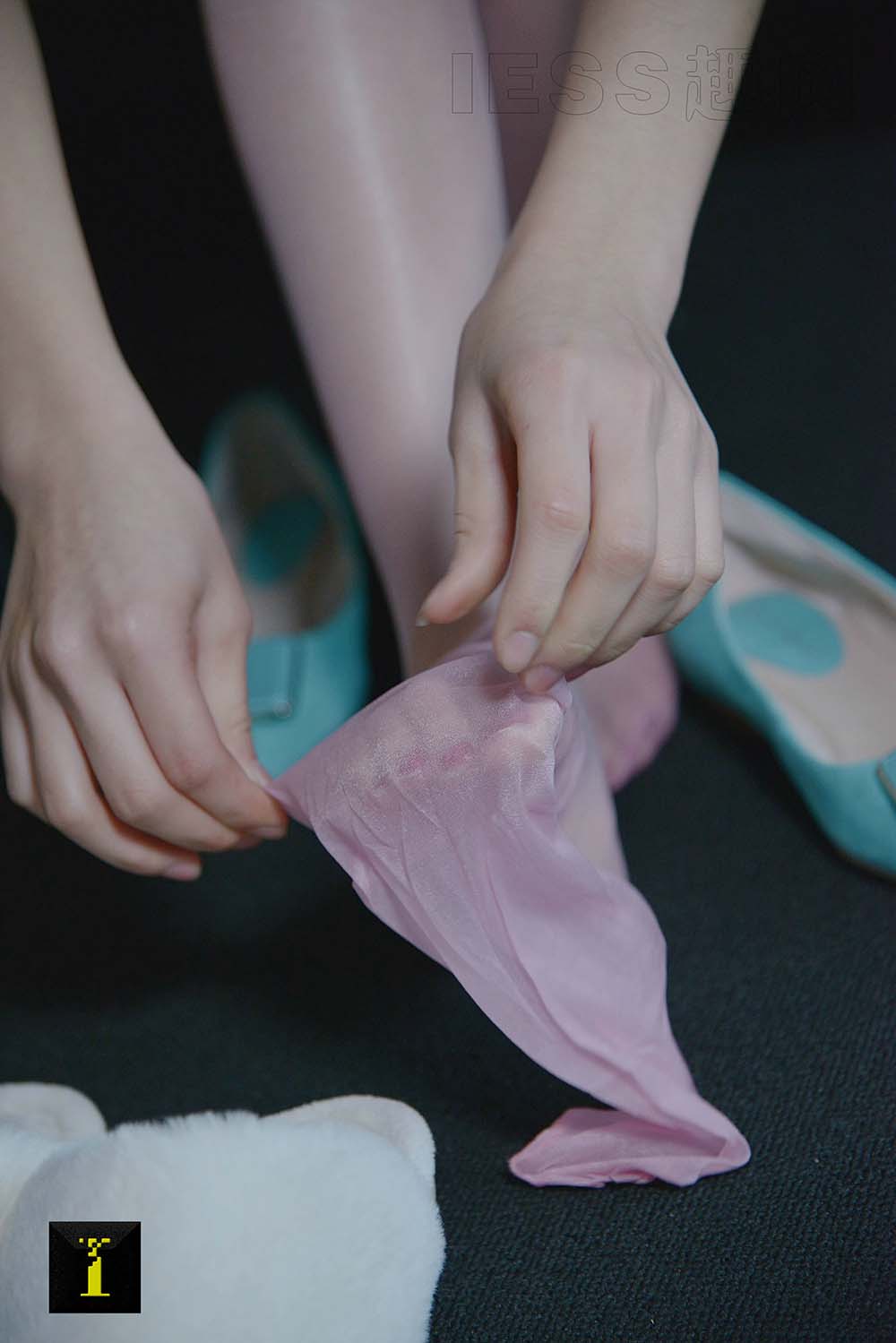 [IESS异思趣向] 普惠集 157 若琪 – 粉色的薄丝 预览图 - 2