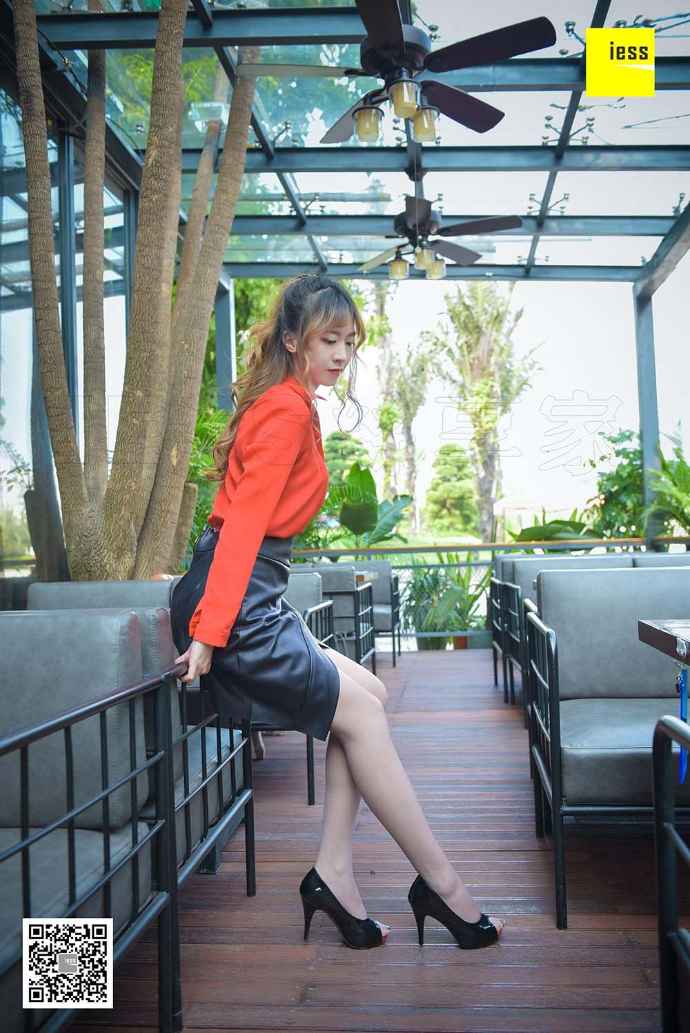 [IESS异思趣向] 2017.11.28 丝享家113：《鱼嘴漆皮高跟》紫紫