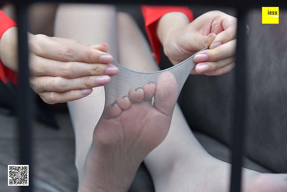 [IESS异思趣向] 2017.11.28 丝享家113：《鱼嘴漆皮高跟》紫紫 预览图 - 2