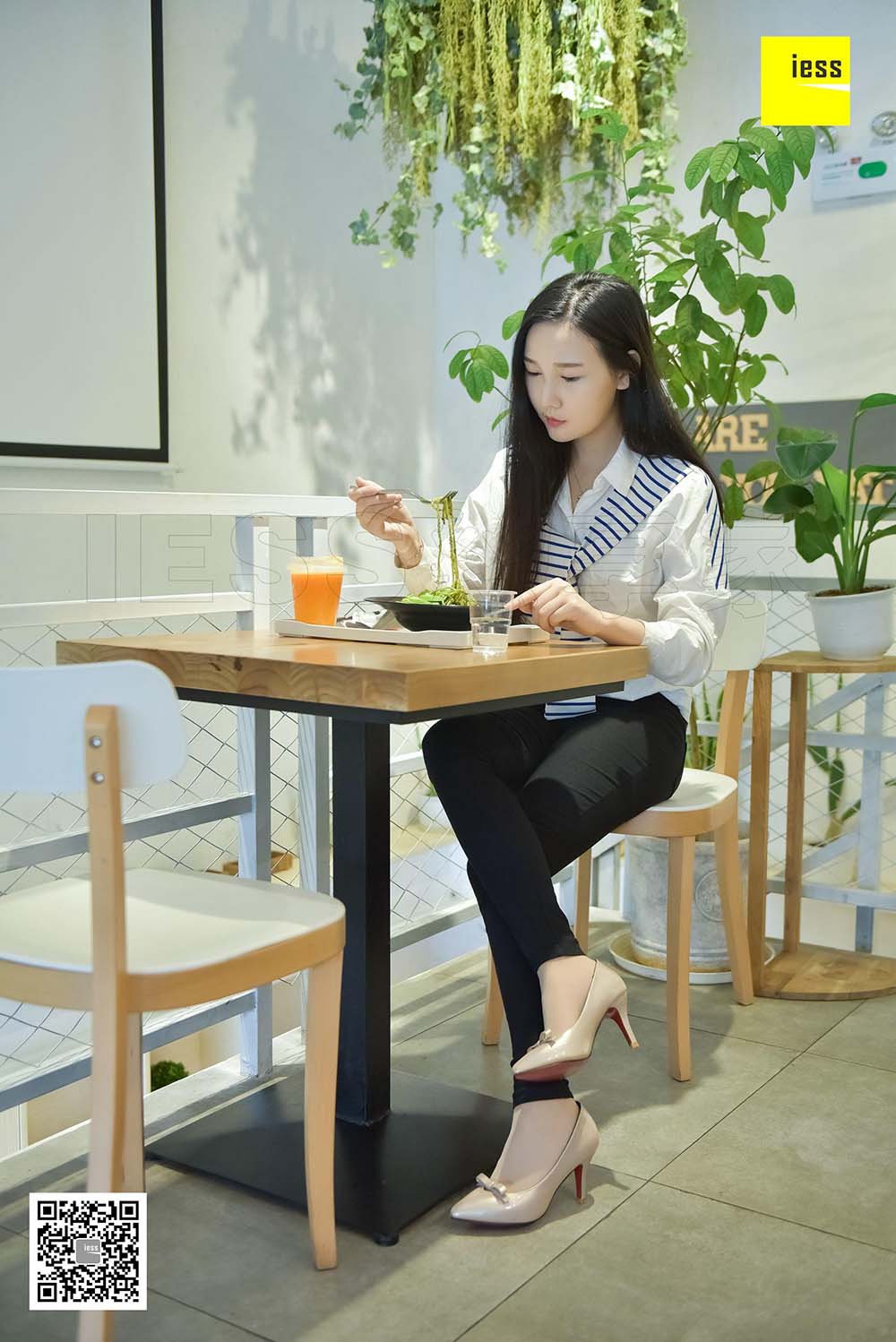 [IESS异思趣向] 2017.12.06 丝享家119：《念念不忘必有回响》文欣