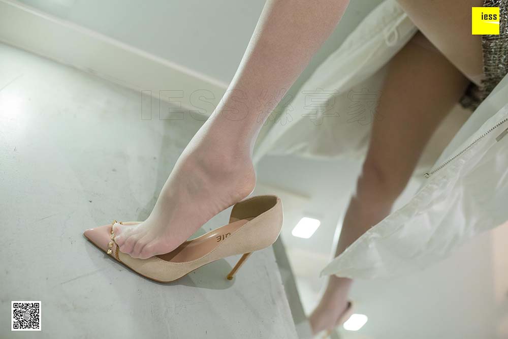 [IESS异思趣向] 2019.03.13 丝享家440：《婉萍白色羽绒服》婉萍 预览图 - 2