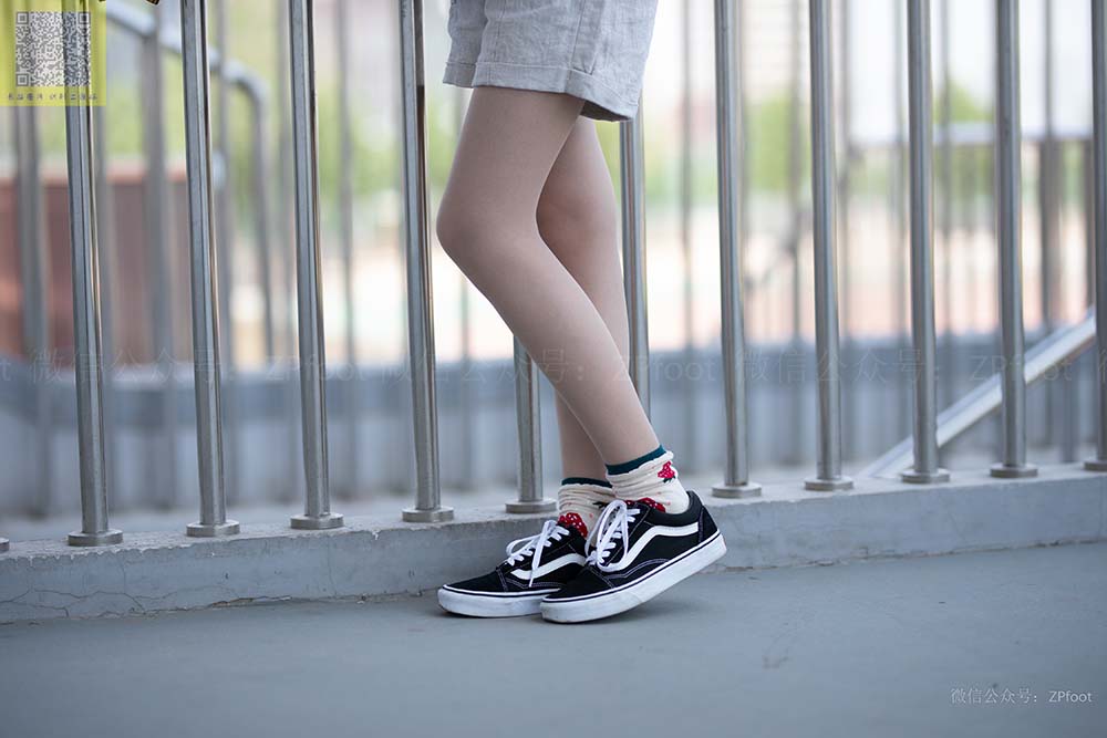 [LSS山茶摄影]NO.141 学妹操场肉丝