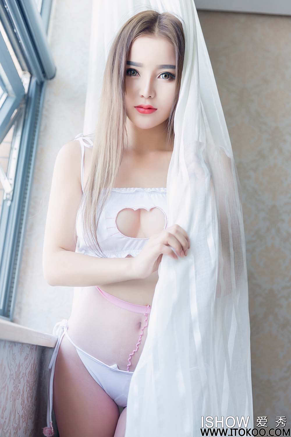 [ISHOW爱秀]2016.11.19 NO.076 甜甜SweeTT 预览图 - 2