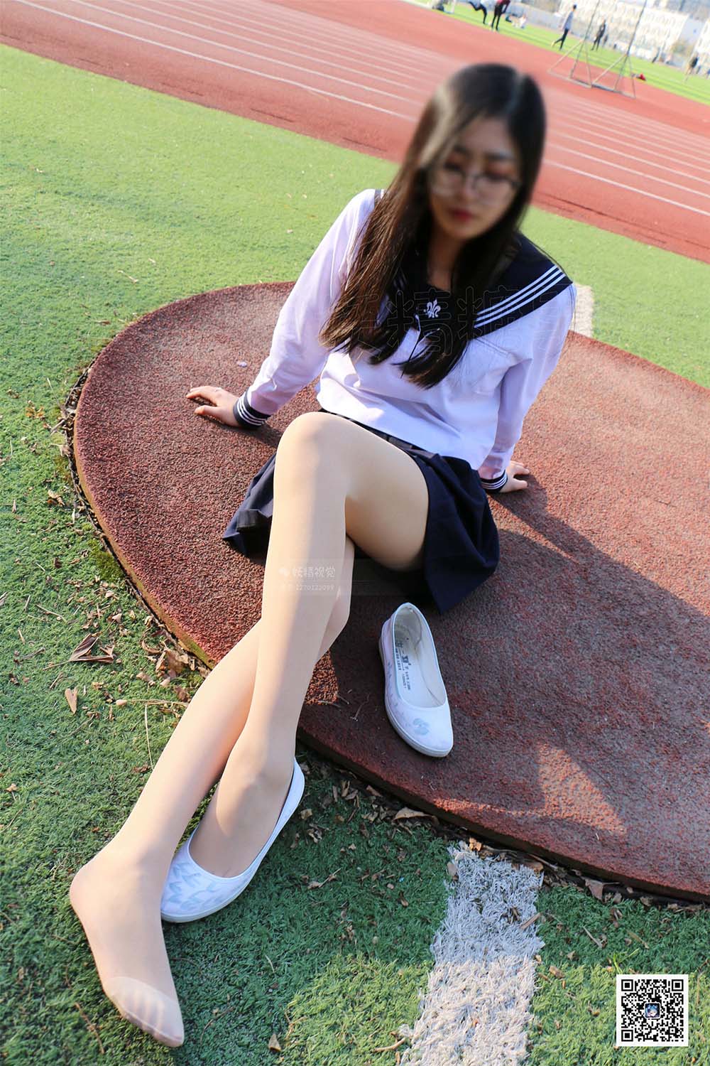 妖精视觉 NO.076 甜甜 运动场 足尖加固肉丝袜