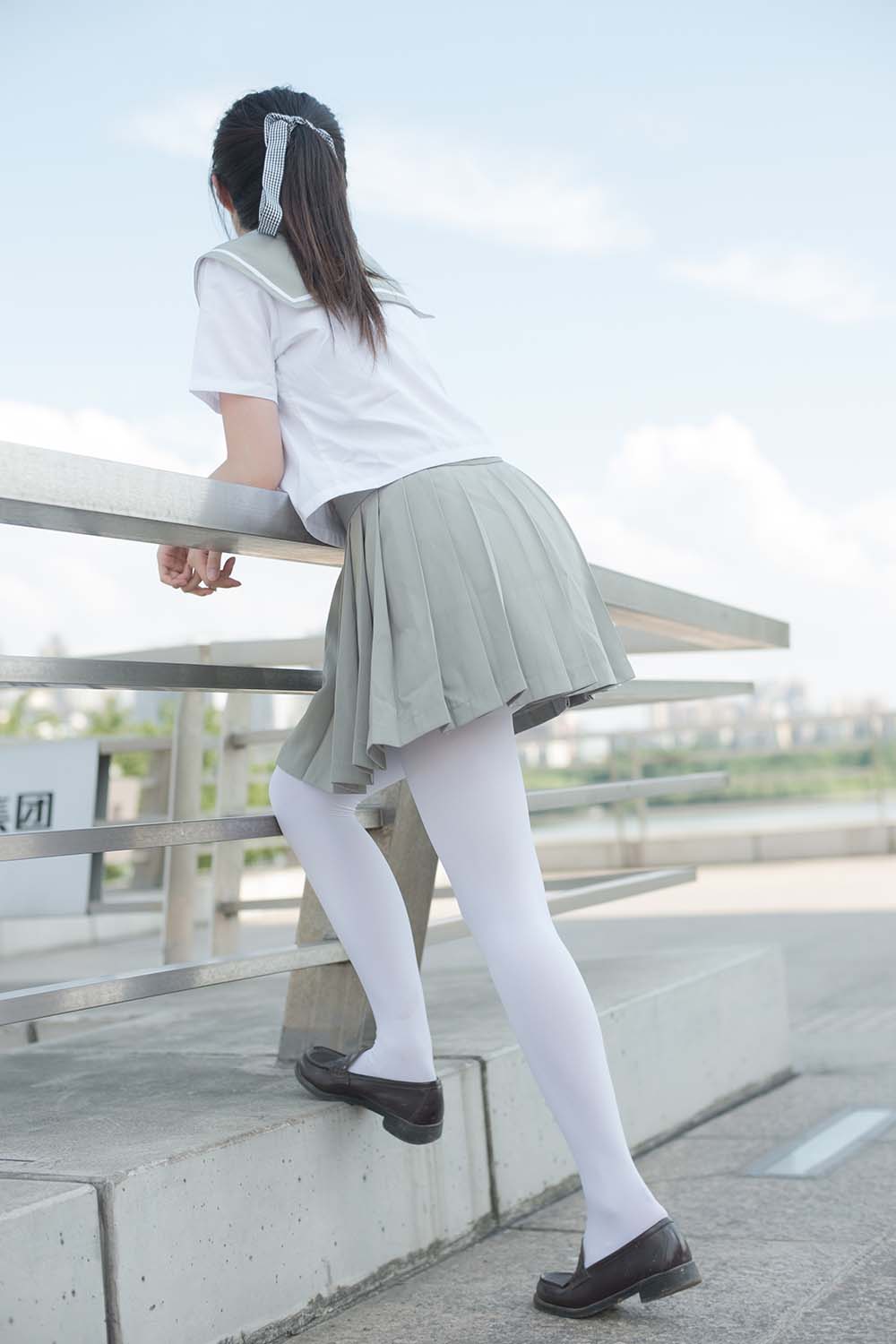 森萝财团写真 R15-026 预览图 - 2