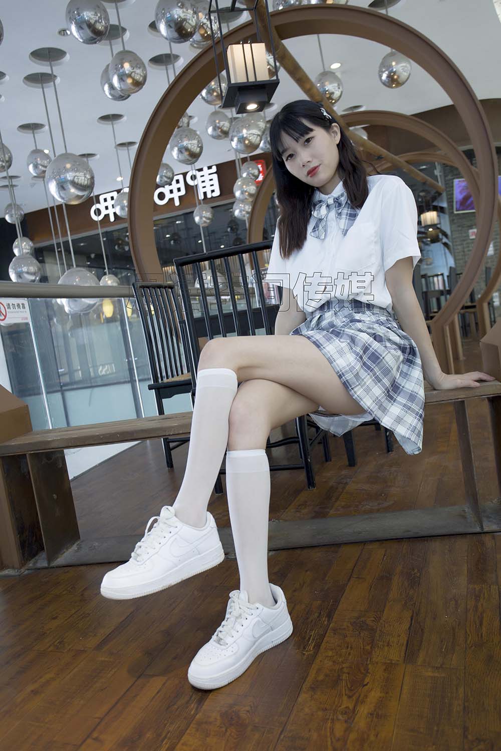 [SiHua丝话]SH127 诗韵 商场里的JK女孩 预览图 - 2