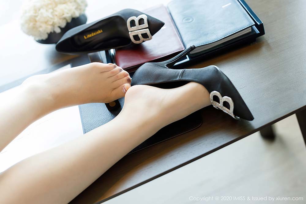 [IMiss爱蜜社]IMS20200519VOL0471 2020.05.19 VOL.471 职业秘书装 Angela小热巴 预览图 - 4