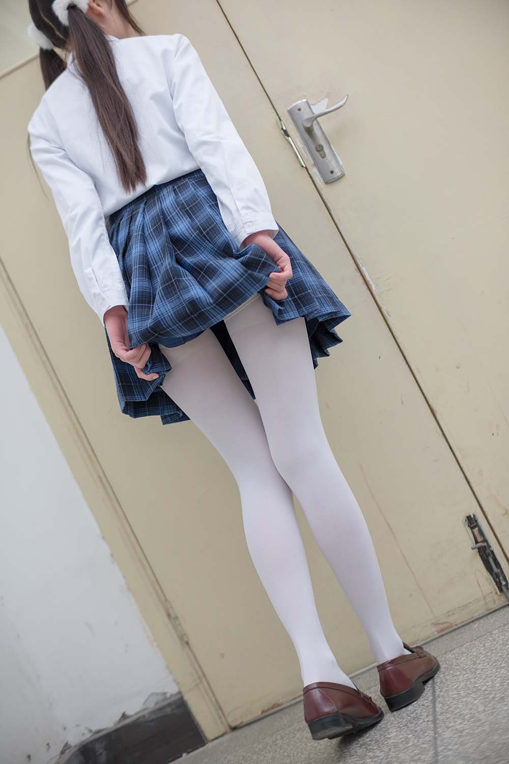 森萝财团写真 R15-044 预览图 - 2 森萝财团写真 R15-044 预览图 - 2