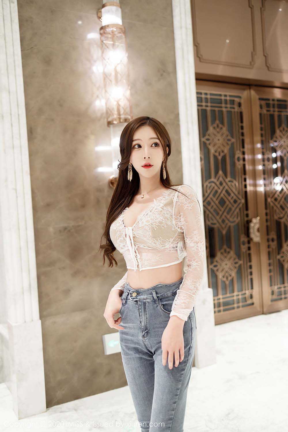 [IMiss爱蜜社]IMS20200629VOL0474 2020.06.29 VOL.474 香槟色的内衣与魅惑黑丝 LindaLinda 预览图 - 4